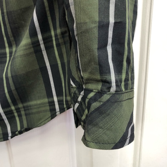 NWT Rock & Republic Army Green Button Down Top - Picture 7 of 8